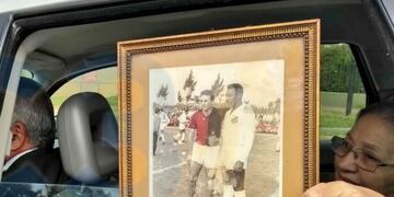 El futbolista sabalero protagonizó un cruce célebre con el equipo del astro brasileño\u002E (@emmanuelale2)