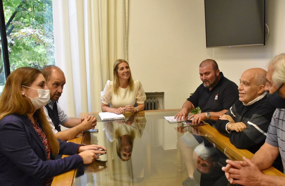 Sánchez Herrero recibió a los organizadores de la Feria de las Colectividades 2022