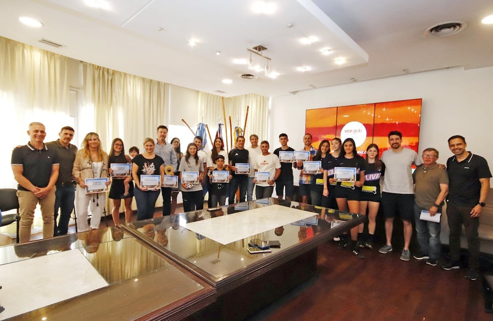 Deportistas locales de Villa Carlos Paz recibieron un reconocimiento por sus destacados resultados