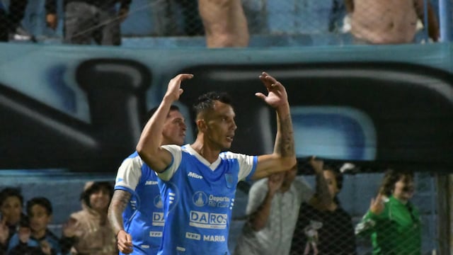 Con gol de Lucas González, Estudiantes de Río Cuarto venció a su homónimo de Caseros y es finalista por el segundo ascenso a Primera.