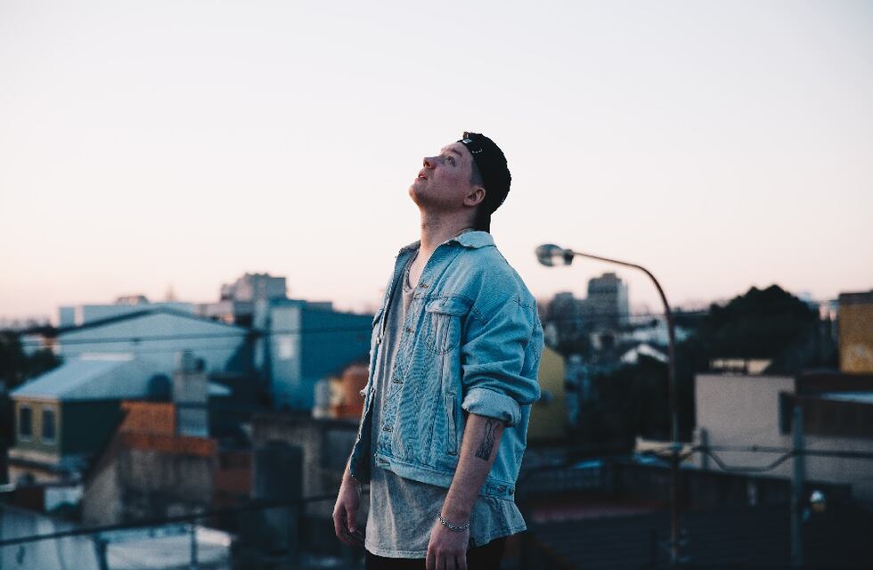 Emanero lanzó su quinto álbum “Chernobyl”