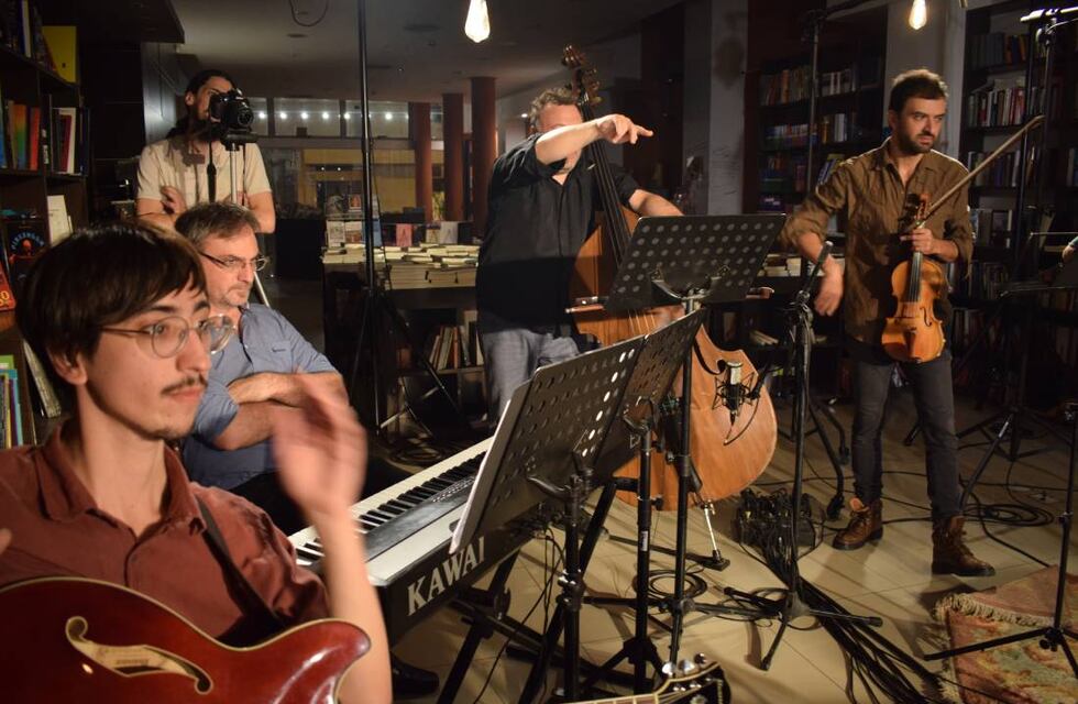 La orquesta típica “El Arrastre” presenta su espectáculo “Tango Vivo”