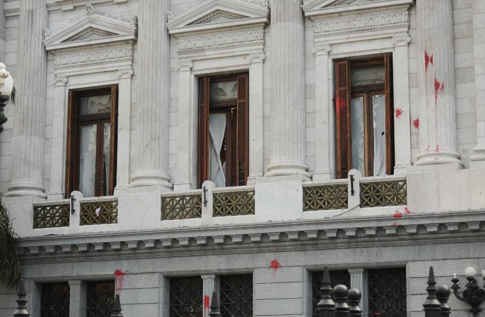 Cristina Kirchner mostró en un video cómo quedó su despacho tras el ataque al Congreso