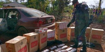 Policías  amenazaron y robaron cigarrillos que venía de contrabando