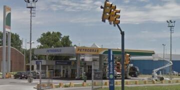 A plena luz del du00eda robaron una estaciu00f3n de servicio en Eva Peru00f3n y Circunvalaciu00f3n\u002E