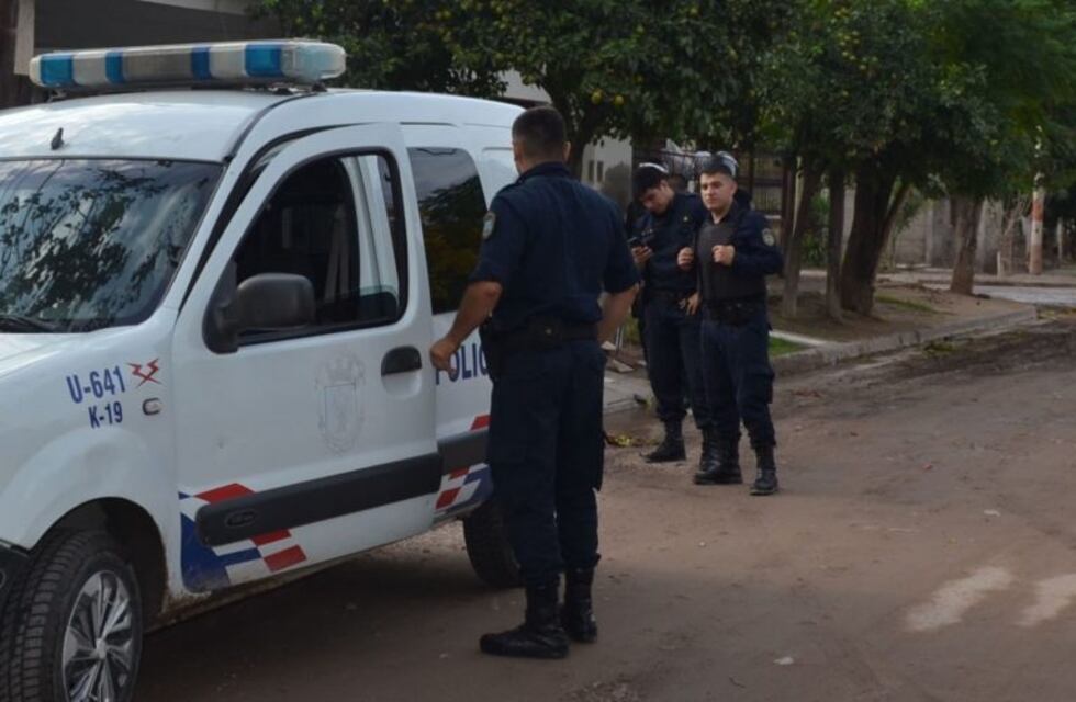 Un hombre le pegó a su pareja porque aseguró que quiere estar con ella y la ex