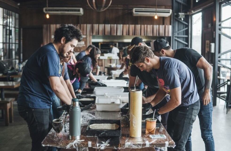 Cervecería artesanal donó comida elaborada con malta al Banco de Alimentos
