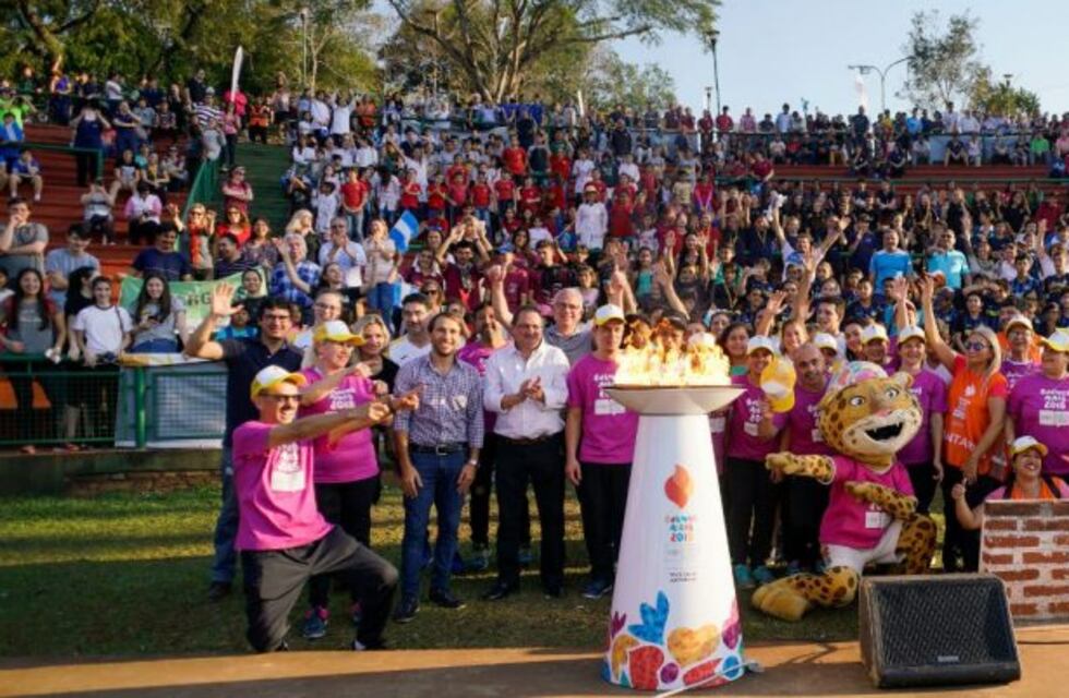 El paso de la antorcha por Iguazú, en imágenes