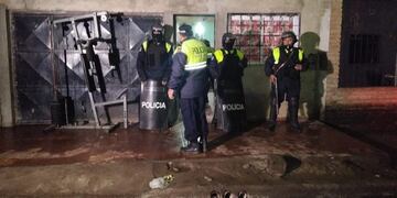 Se realizaron 16 allanamientos durante la madrugada del jueves\u002E (Policía Tucumán)