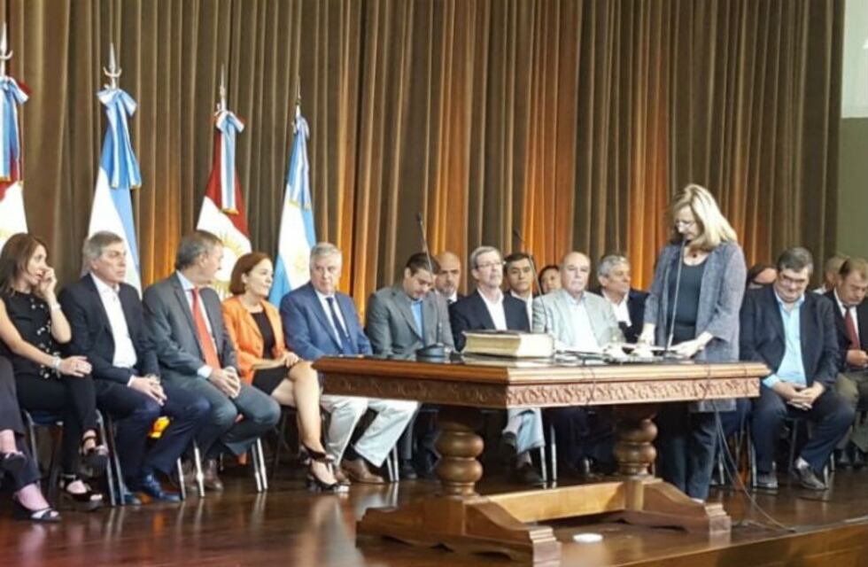 Juran este lunes nuevas autoridades provinciales