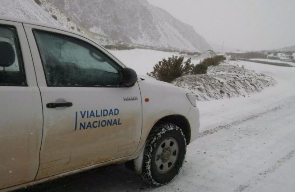 Por acumulación de nieve el Paso de Jama está cerrado