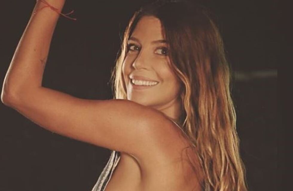 Mónica Ayos levantó la temperatura en las redes con fotos en ropa interior