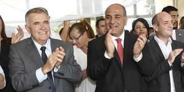 Villa Belgrano: Manzur y Jaldo inauguración la nueva escuela secundaria\u002E (Gobierno de Tucumán)