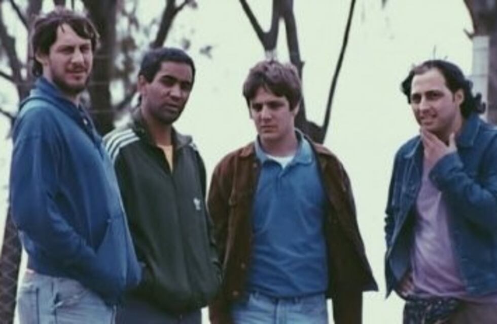 "Okupas" llega a Netflix y la música será de El Mató a un Policía Motorizado