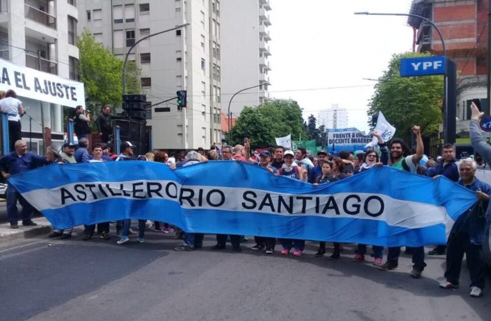 Los empleados del Astillero Río Santiago marcharon tras nuevos reclamos