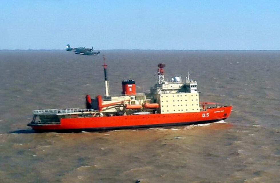 El rompehielos Irízar vuelve a zarpar a diez años de su incendio