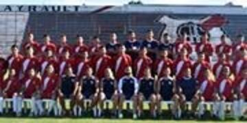 Guaraní Antonio Franco y su equipo\u002E )Club Guaraní)