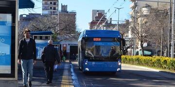 Estación de colectivos urbanos en la Plaza Sarmiento de Rosario\u002E (@munirosario)