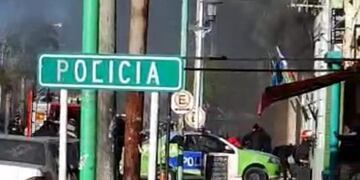 La comisaría Primera de Ensenada sufrió un incendio intencional, el presunto autor contó lo que había hecho por redes sociales (Web)