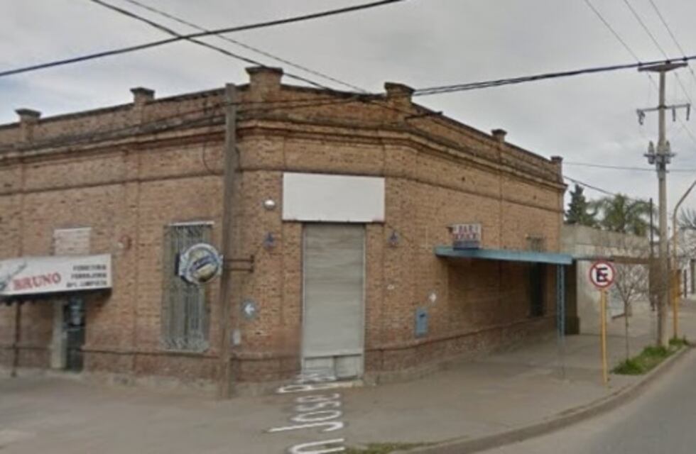 Detuvieron a un joven por robar una mesa y 2 sillas en el bar de "Horacio"