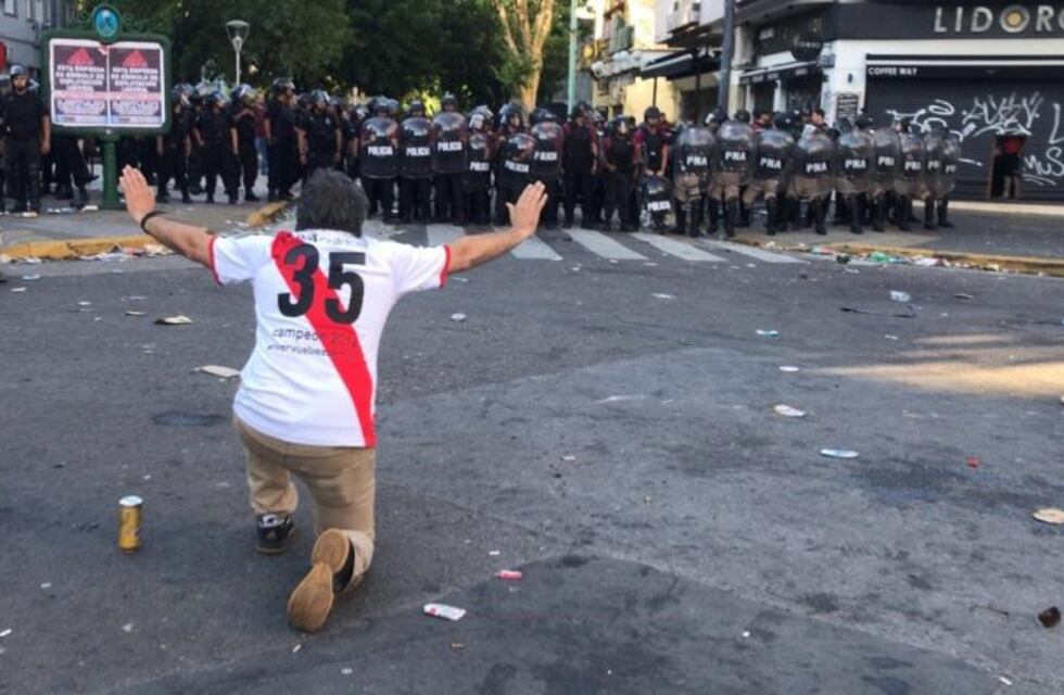 Lo que falló: los errores que causaron los incidentes en el Superclásico