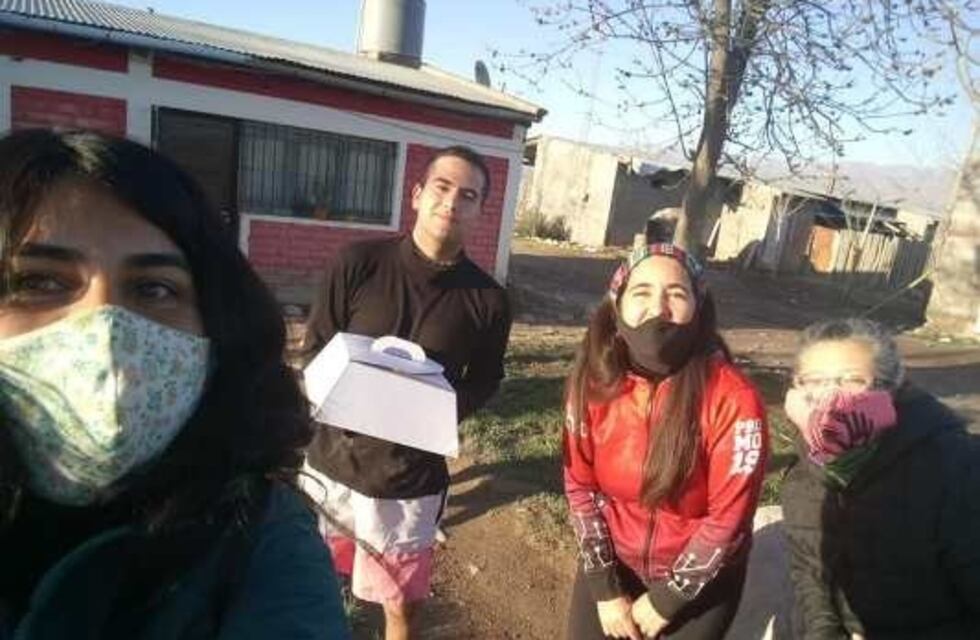 Profesores enviaron desayunos a alumnos del último año de secundaria