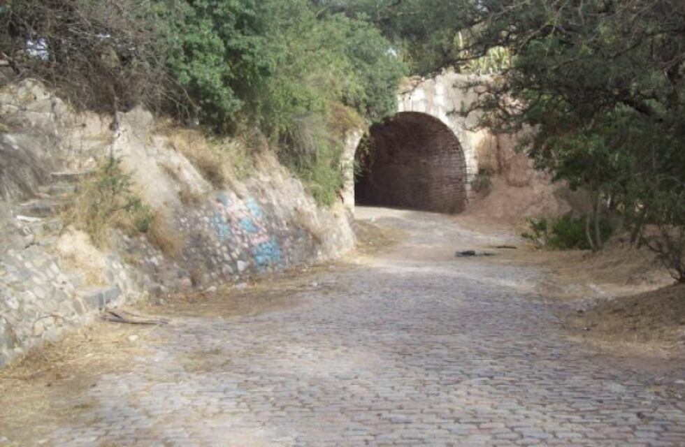 Parque Sarmiento: así recuperan la famosa Cueva del Oso