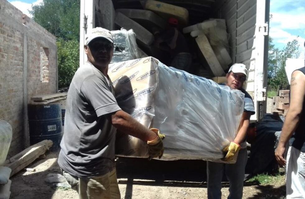 El Gobierno Nacional entregó electrodomésticos en San Carlos