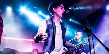 Buscan recuperar una guitarra que se olvidaron en un remis\u002E