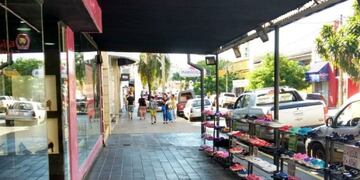 Pese al asueto en Posadas, los locales comerciales abrieron sus puertas\u002E