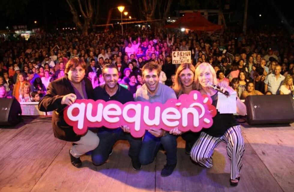 En una plaza colmada se  festejó el carnaval en Quequén