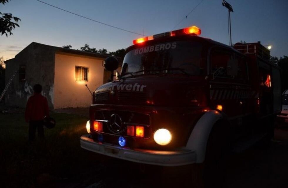 Una familia perdió todo por un incendió en el galpón de su casa en Merlo