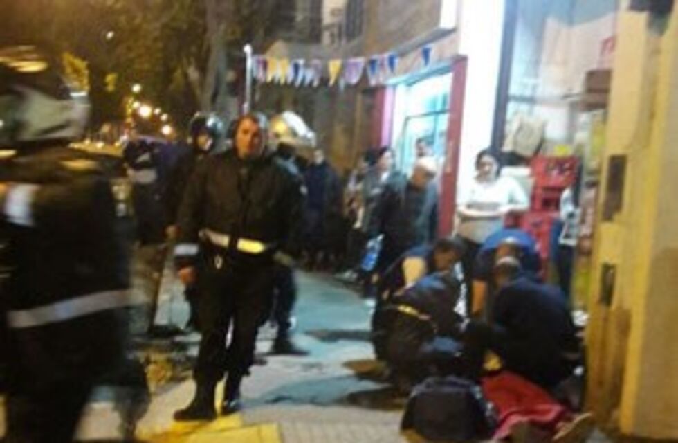 Por una parada: una pelea entre cuidacoches terminó con uno de ellos herido en el cuello