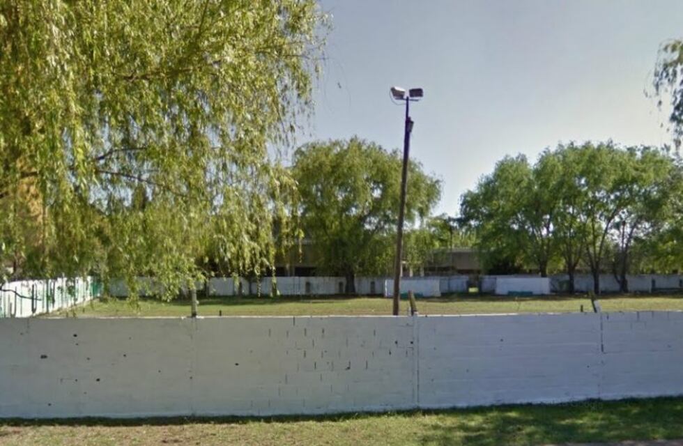 Cayó un poste dentro de una cancha de fútbol y tres personas resultaron heridas