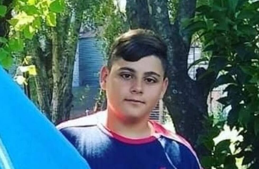 Quién es el bombero platense de 15 años que salvó a una mujer mediante RCP