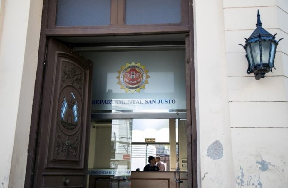 Una Joven detenida tras irrumpir orden de contacto con su expareja