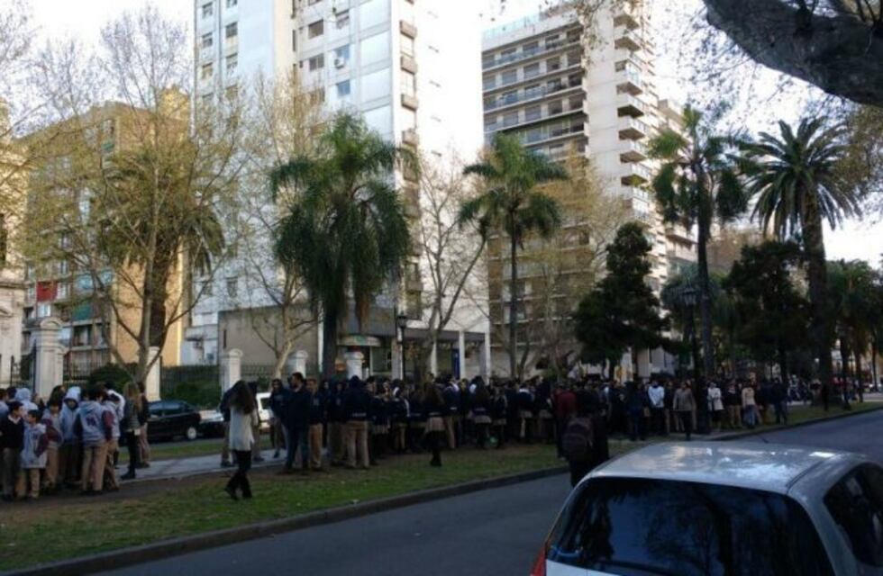 El fiscal que investiga las falsas amenazas de bomba dijo que los casos se suceden "por contagio"