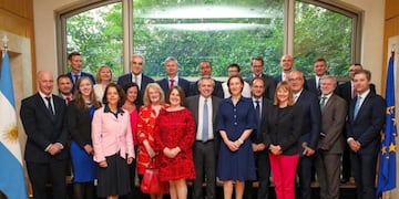 Alberto Fernández y embajadores de la Unión Europea: “Vamos a seguir reforzando los lazos de amistad y cooperación”\u002E (Prensa)