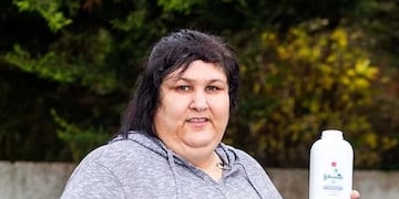 Extraña adicción: una mujer come 200 gramos de talco de bebé al día