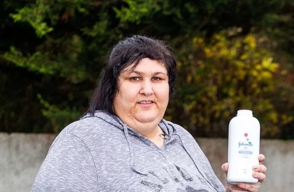 Extraña adicción: una mujer come 200 gramos de talco de bebé al día