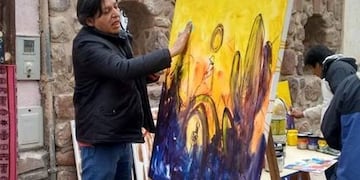 Ariel Cortéz pinta en vivo, en Jujuy