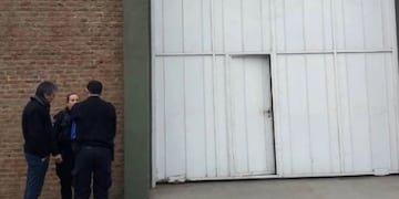 Cochera de San Lorenzo en el que se mató un obrero\u002E (SL24)