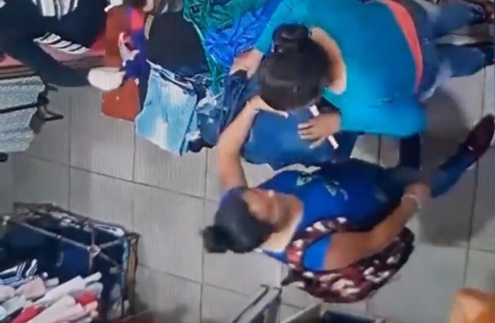 Dos chicas robaron en un local del centro puntano y las escracharon