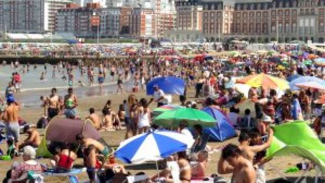 DYN10, MAR DEL PLATA 01/01/2017, COMIENZO DE LA  TEMPORADA 2017.FOTO:DYN/JUANA RODRIGUEZ.