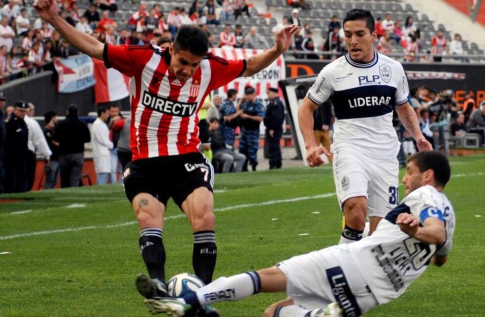 Estudiantes y Gimnasia igualaron sin goles en el clásico de La Plata