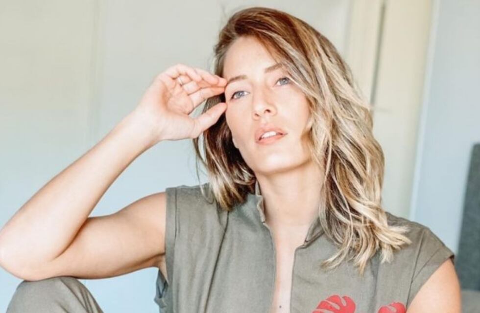 Mica Viciconte posó sin corpiño y desde la cama: "¿Quieren saber todos mis secretos?"