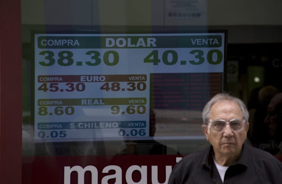 Bajó el dólar, suben las acciones y se reduce el Riesgo País
