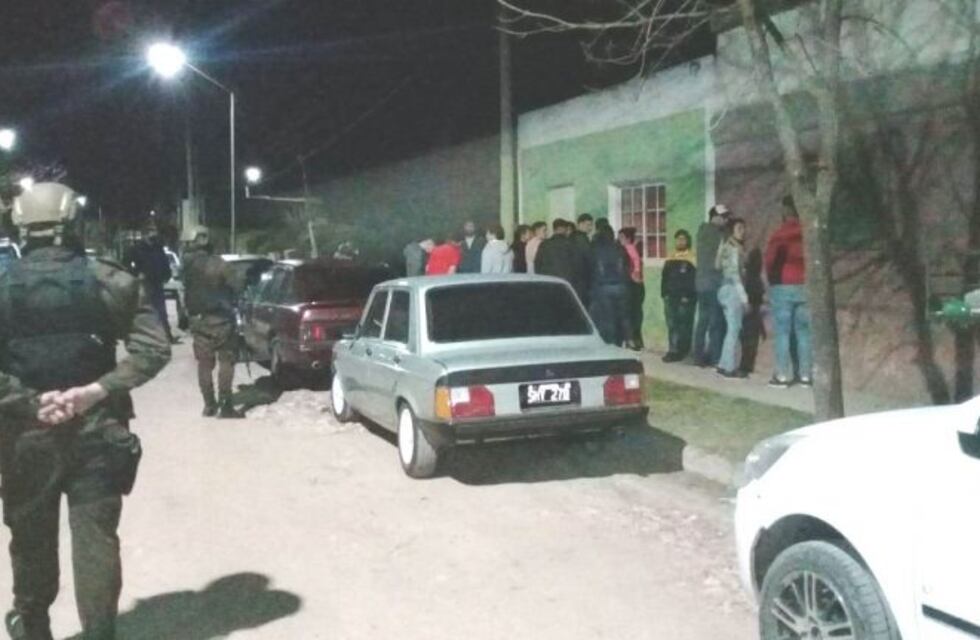 Fiesta en el ASPO: más de 20 personas fueron trasladadas a la departamental de policía