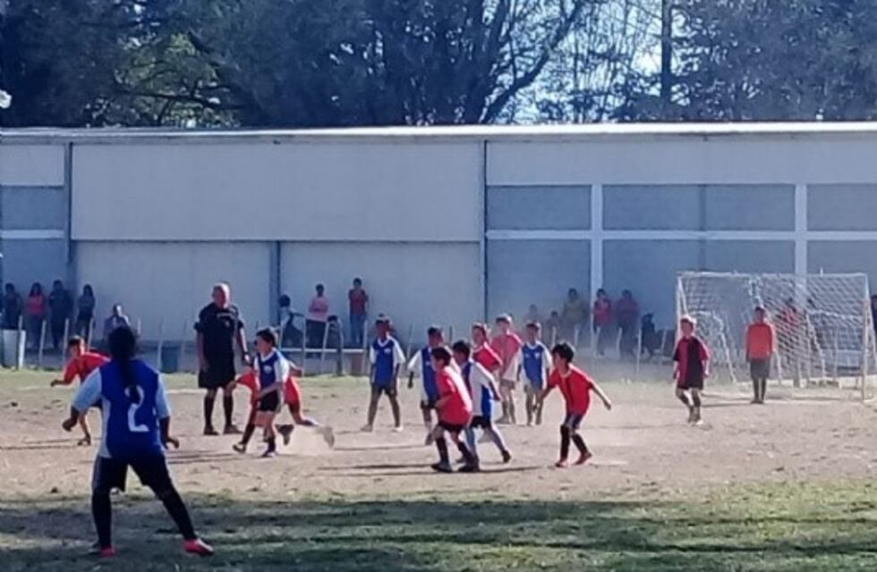 Villa La Bolsa: vecinos cortarán Ruta 5 por el cierre de la escuelita de fútbol