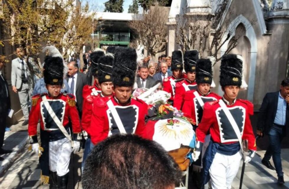 Los restos de De la Sota ya descansan en el Cementerio San Jerónimo